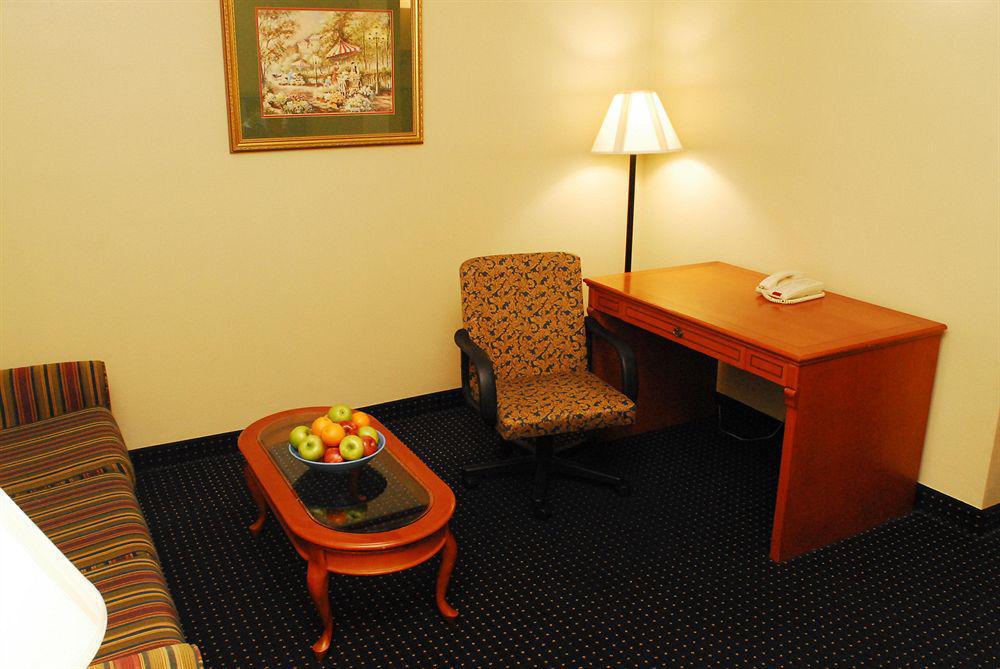 Savannah Gateway Hotel & Suites Georgetown Pokój zdjęcie