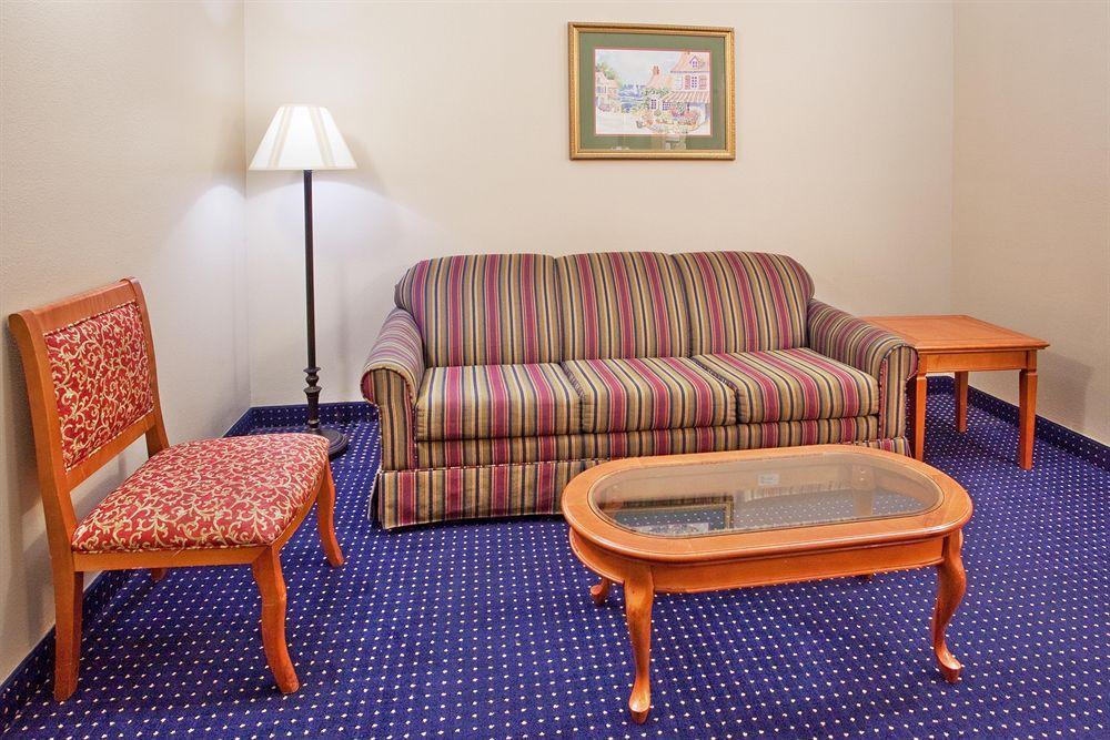 Savannah Gateway Hotel & Suites Georgetown Pokój zdjęcie